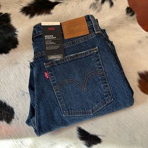 Levi’s Wedgie Straight High Rise Jeans